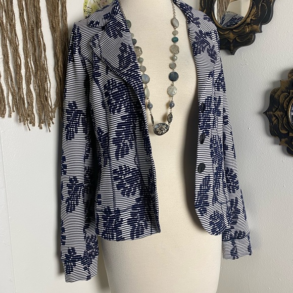 Yest dark blue white horizontal stripes with leaf print button up jacket size 6 - Picture 2 of 11